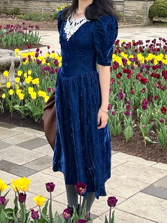 Gunne Sax Dresses & Skirts - Gunne Sax Blue Velvet Dress with Lace Trim